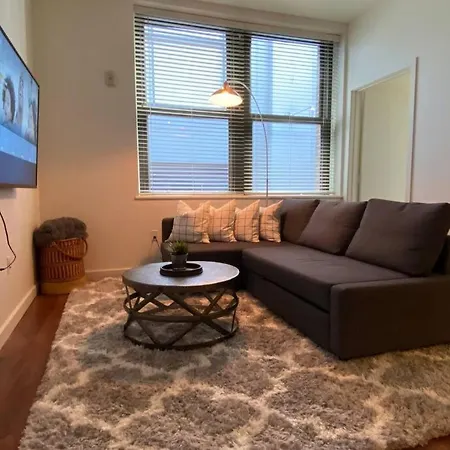 Spacious Waterfront Flat In Downtown Seattle Exterior photo