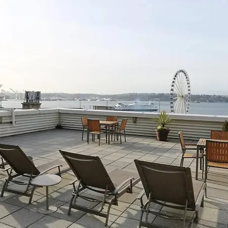 Spacious Waterfront Flat In Downtown Seattle Exterior photo